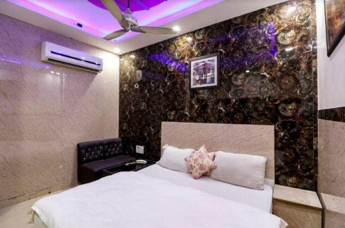 Om International Hotel image 17