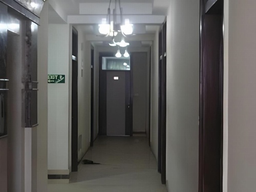 Om International Hotel image 8